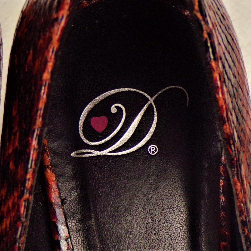 DELICIOUS size 8.5 orange/black faux-snakeskin ultra-high-heel platform pumps - Picture 13 of 14